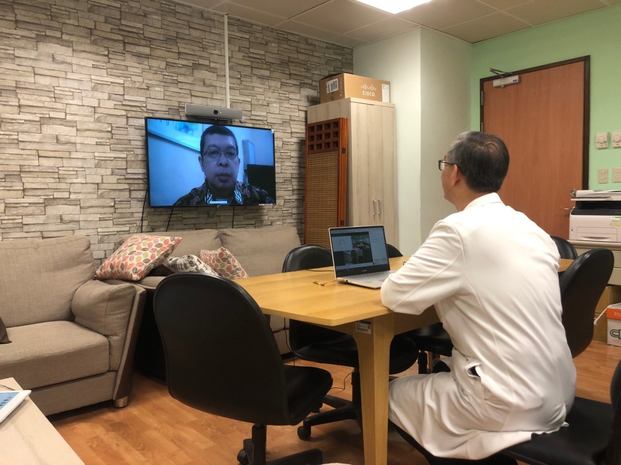 講者花蓮慈濟醫院國際醫學中心主任李啟誠醫師與印尼慈濟醫院Edi Setiawan Tehuteru醫師