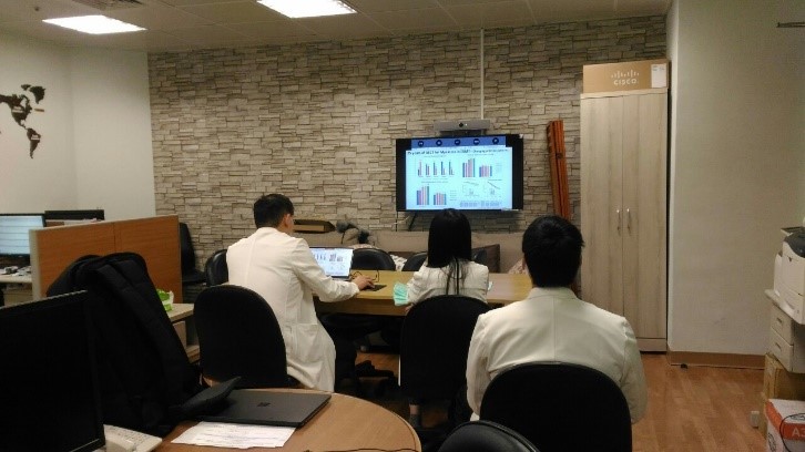 左圖：幹細胞移植於多發性骨髓瘤的新進展由花蓮慈濟醫院血液腫瘤科黃威翰醫師擔任講者。