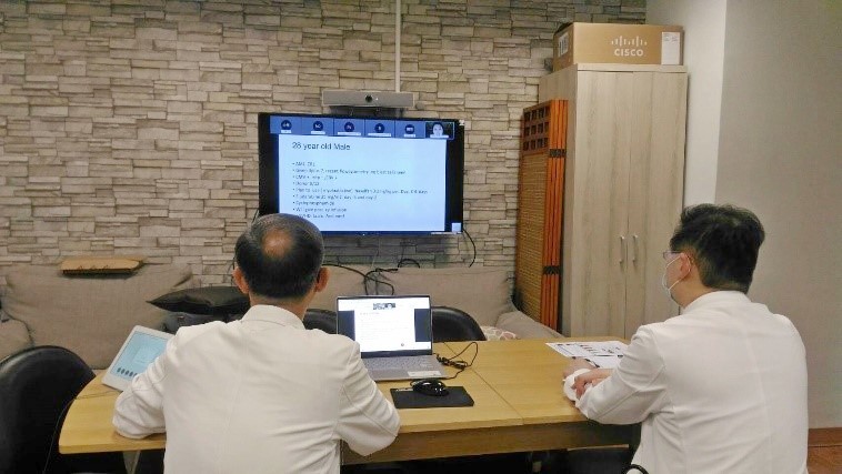 左圖：講者花蓮慈濟醫院血液腫瘤科李啟誠主任、黃威翰醫師擔任與菲方醫師探討臨床案例。