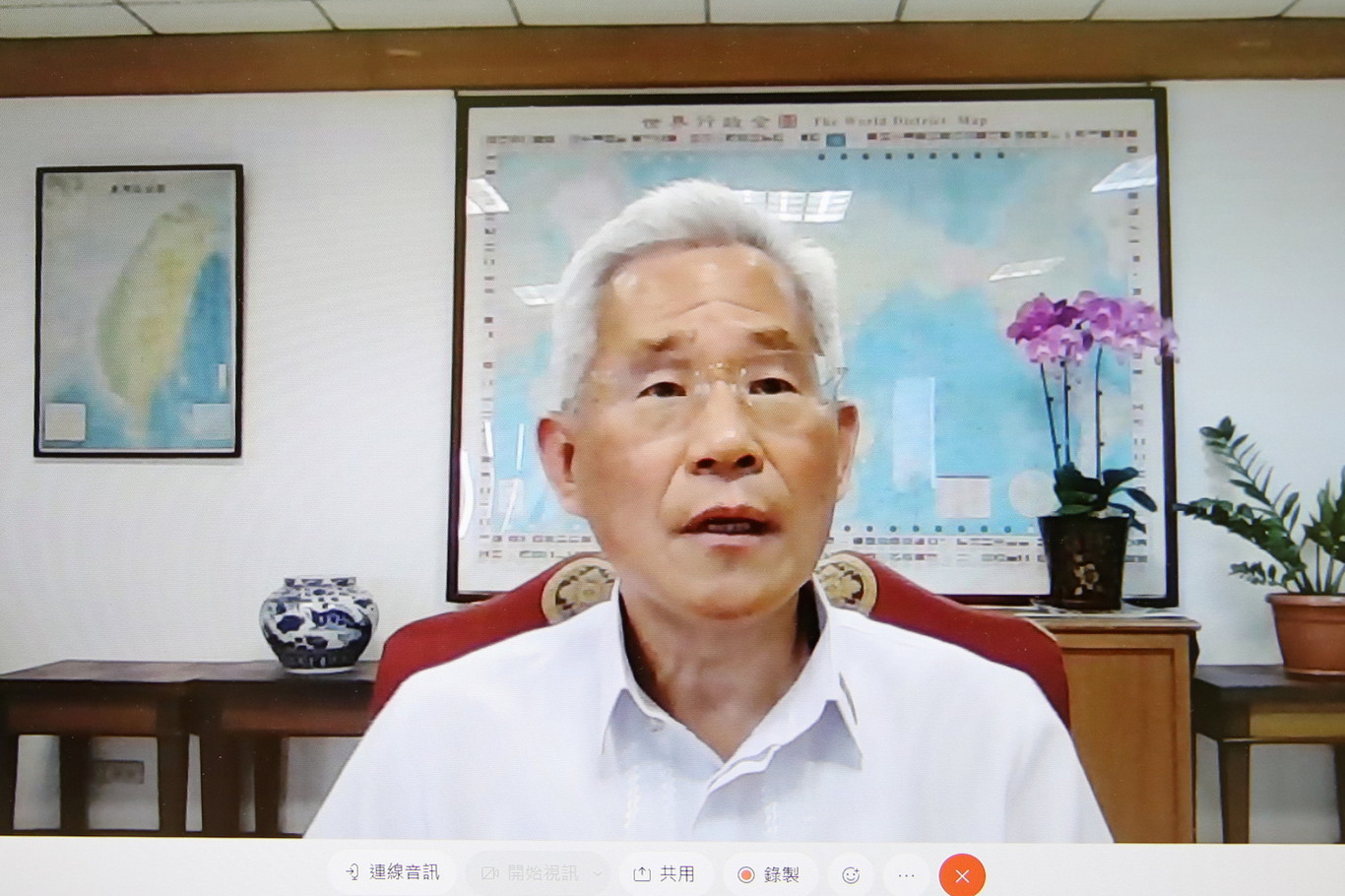 右圖：駐菲律賓代表處大使徐佩勇表示，很感恩慈濟舉辦骨髓移植及中醫相關課程，期待能幫助菲律賓醫師學習到更多的相關專業知識。