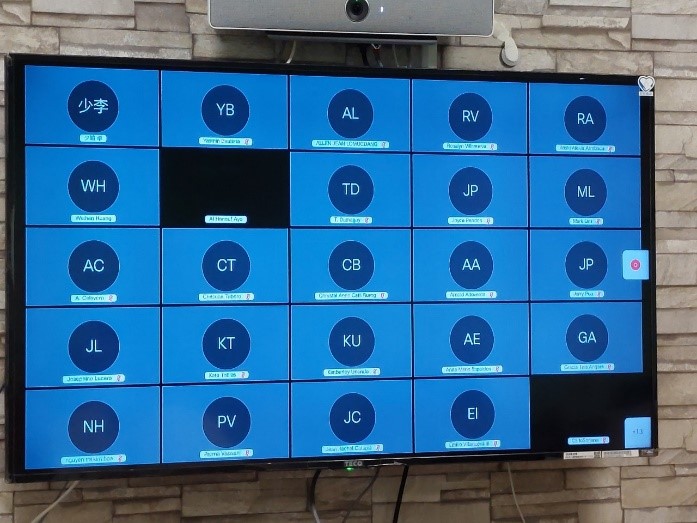 左圖：多位來自菲律賓、越南、印尼醫事人員上線參與本講座。