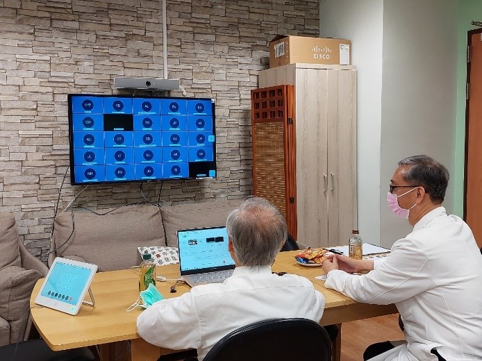 右圖：花蓮慈濟醫院血液腫瘤科李啟誠醫師、骨髓幹細胞中心楊國梁主任擔任講者，並與參與者互動。