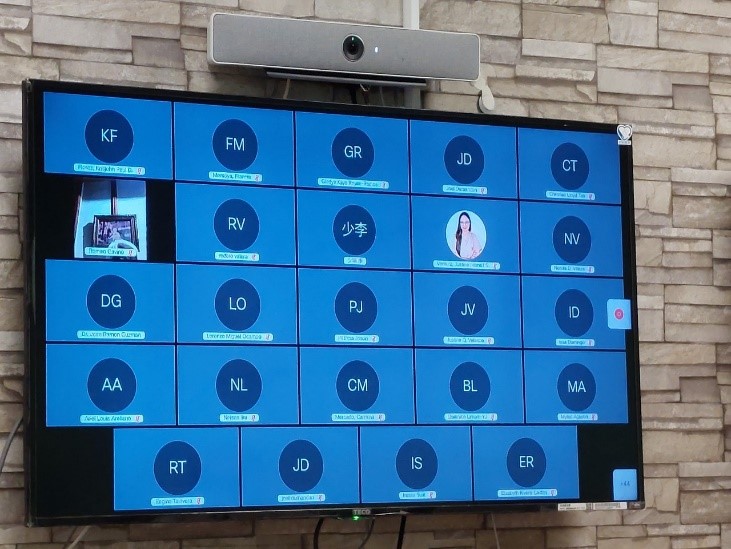 左圖：多位來自菲律賓、越南、印尼醫事人員上線參與本講座。