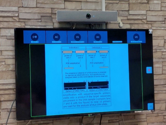 右圖：演講者花蓮慈濟醫院骨髓幹細胞中心楊國梁主任，精心製作簡報。