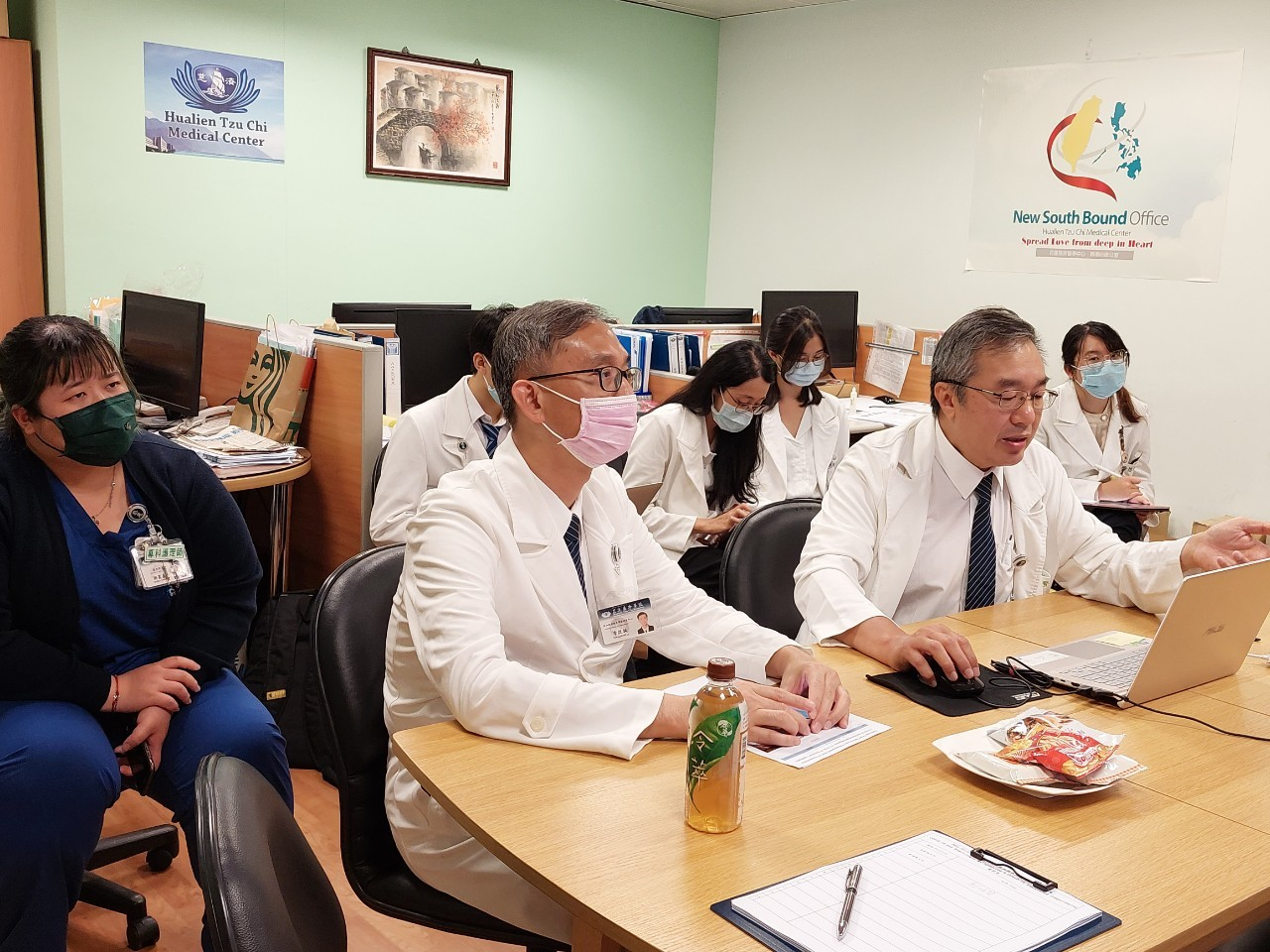 2021/07/07(三)新南向造血幹細胞移植遠距進階跨國講座: COVID-19 and Hematologic Malignancies & COVID-19 Associated Coagulopathy講者感染科鄭順賢醫師。