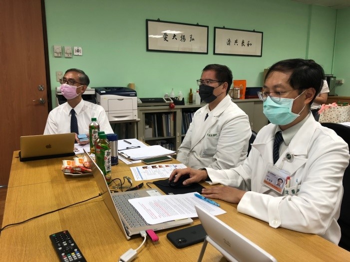 2021/07/15(四)新南向中醫藥暨針灸遠距進階跨國講座: Integrated Use of Traditional Chinese and Western Medicine in Lung Cancer活動現場。