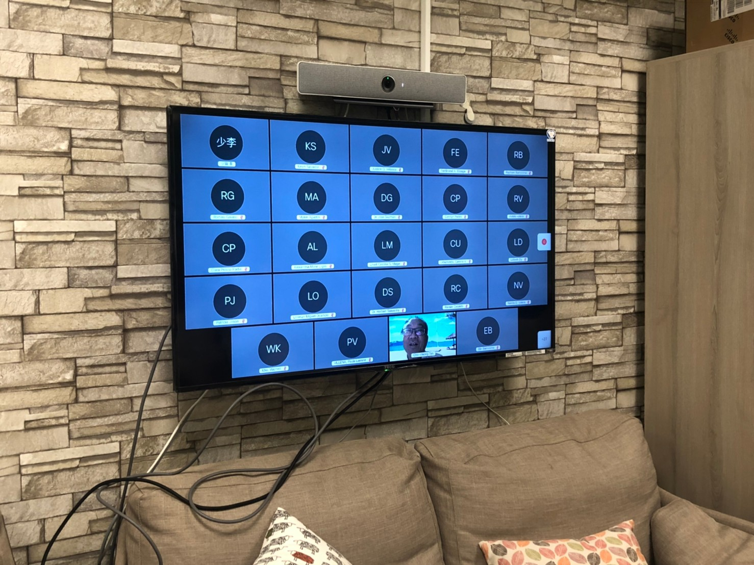 2021/08/26(四)新南向中醫藥暨針灸遠距進階跨國講座: TCM Traumatology Manufacturing Process of Gromwell Balm (Ziyun Ointment)多位新南向友人參與。