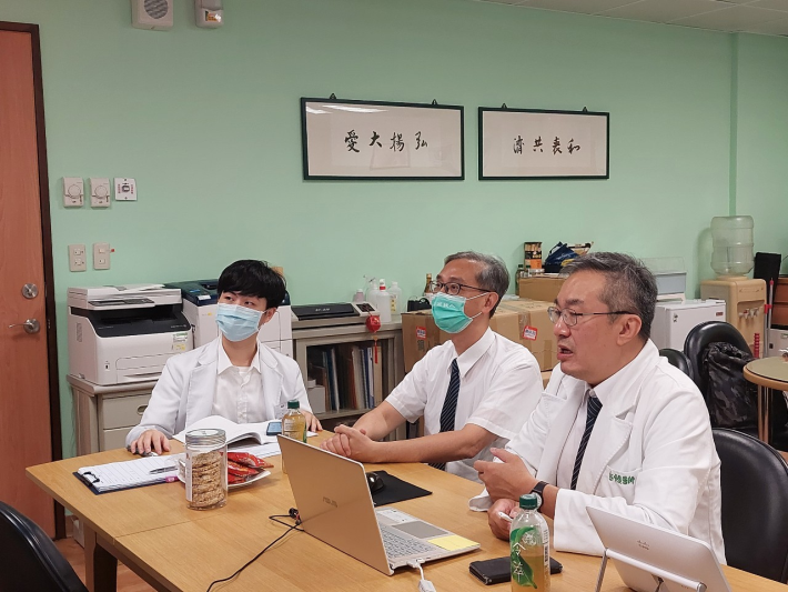 感染科鄭順賢醫師擔任講者。