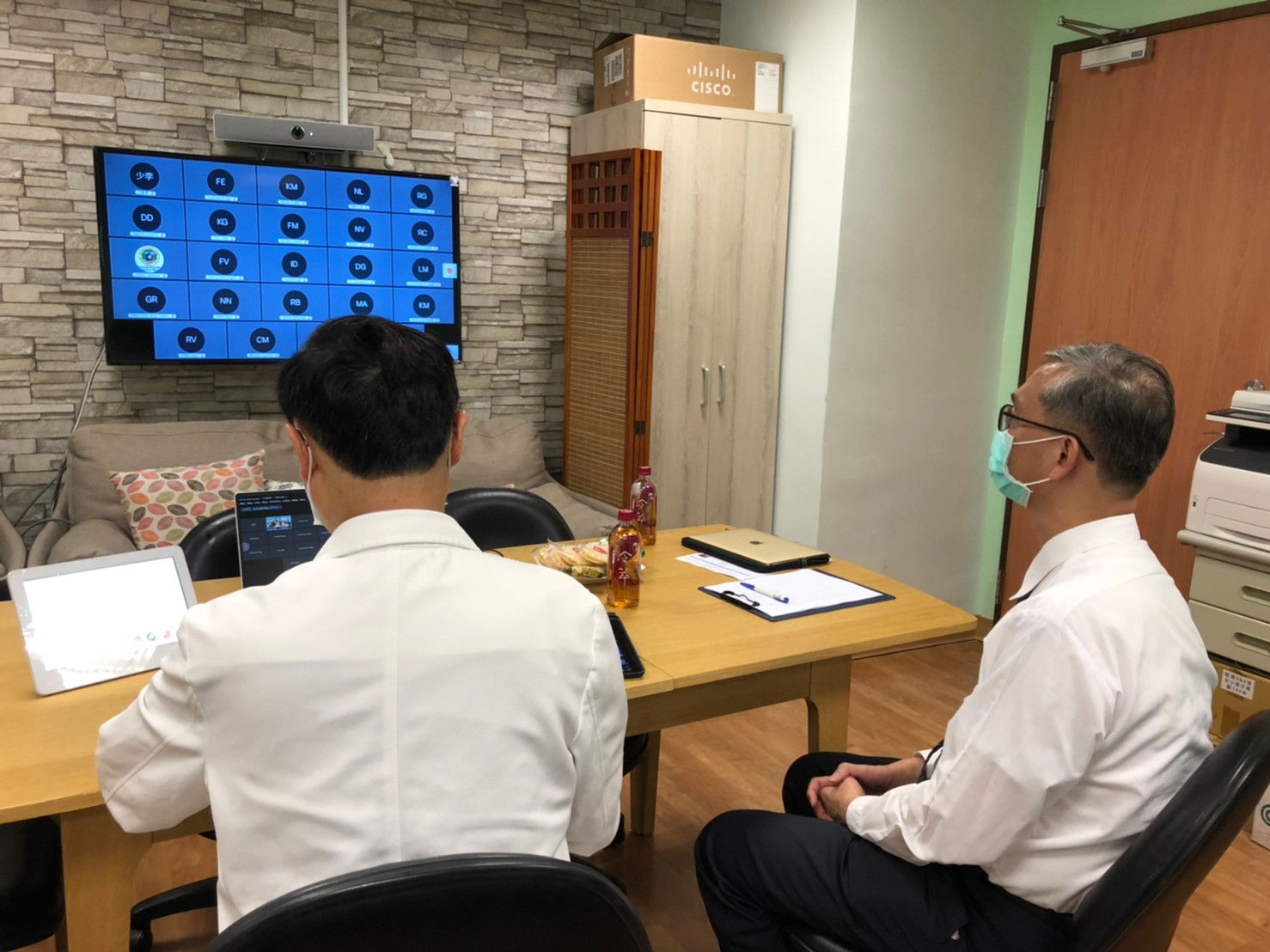 2021/10/07(四)新南向中醫藥暨針灸遠距進階跨國講座: TCM Treatment of Infertility，多位新南向友人參與互動。 