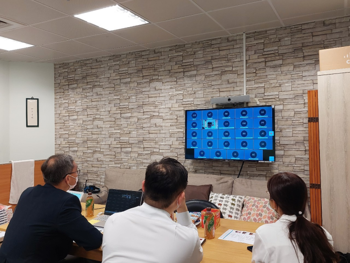 2021/11/03(三)舉辦新南向造血幹細胞移植遠距進階跨國講座: Maintenance Therapy for Hematological Malignancies after Allo-HSCT to Prevent Relapse活動現場。