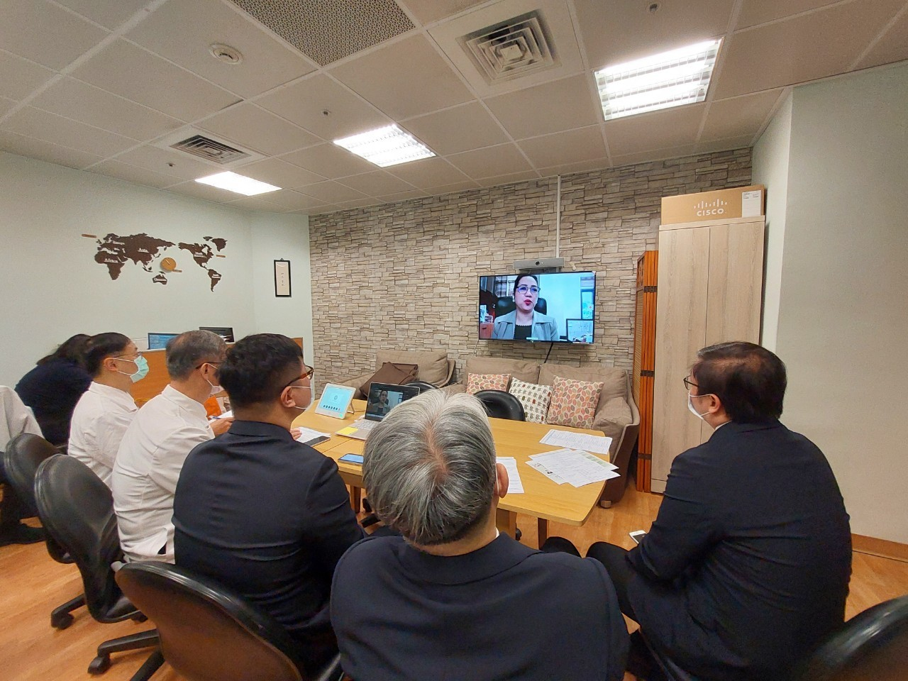 2021/12/13(一)中醫藥暨新冠肺炎國際合作防疫論壇/ Forum on Traditional Chinese Medicine and International Cooperation to Fight Against COVID-19 Pandemic，菲律賓眾議員Dr. Janette P. Loreto-Garin親自上線致詞。