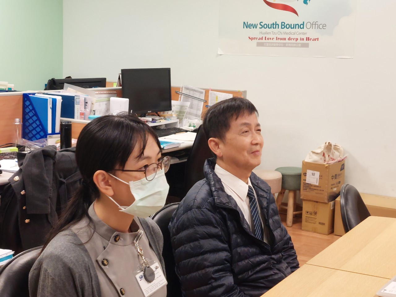 2021/12/18(六)菲律賓台商視訊保健講座-如何提升新陳代謝與日常保健活動現場，花蓮慈濟醫院新陳代謝暨內分泌科吳篤安主任擔任講者。