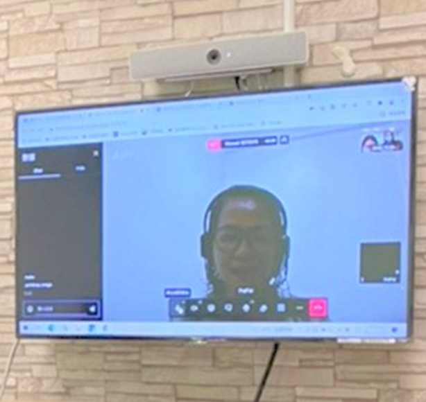 2021/12/20(一)新南向菲律賓語教學講座由菲籍外師授課，打下菲律賓語基礎。 