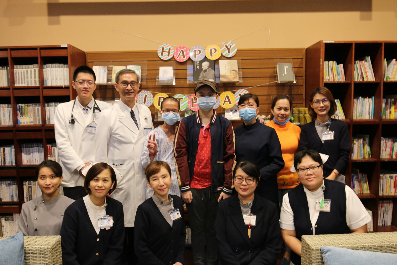 10月31日正好是Martin的生日，醫療團隊與國際醫學中心也準備了蛋糕慶生，祝福他即將迎來的新生之日