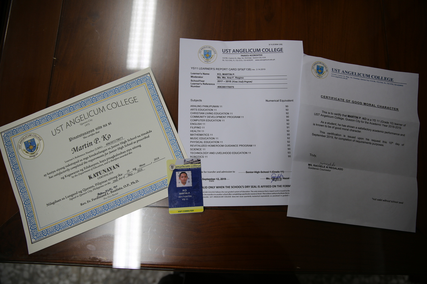 高天賜母子準備就學的相關證明